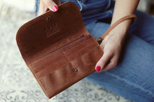 Load image into Gallery viewer, ABLE - Mare Phone Wallet - Whiskey
